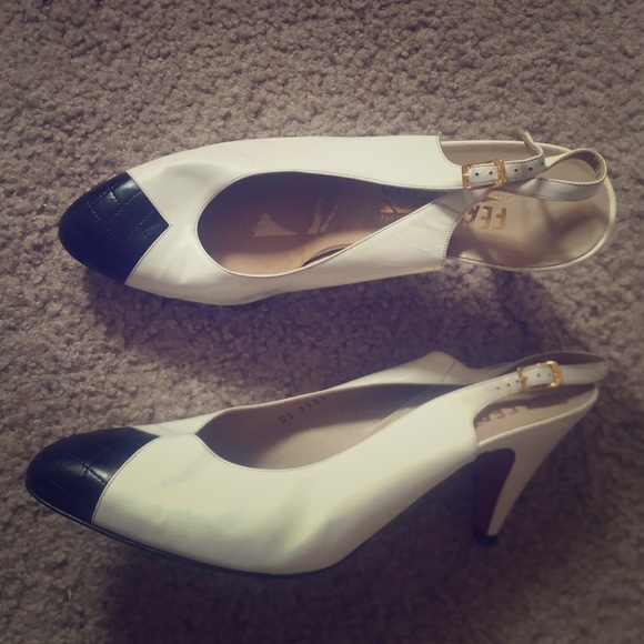Vintage Ferragamo slingback size 8.5