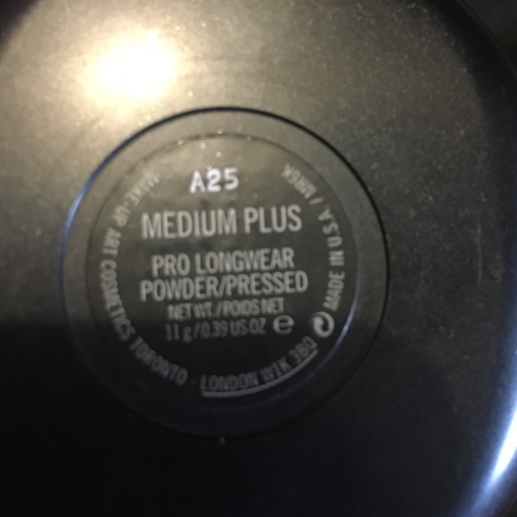 Mac Pro long wear powder! Like new