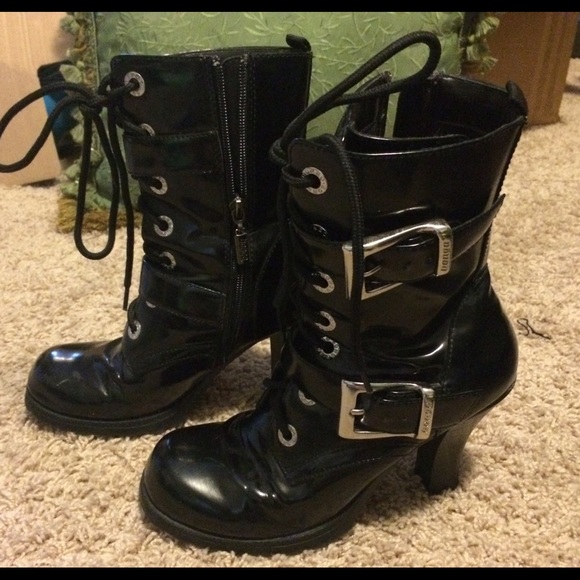 Stylish boots ( Bongo)