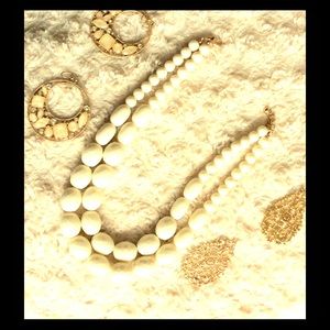 Accessory bundle- 2 earrings, 1 necklace (Gold)