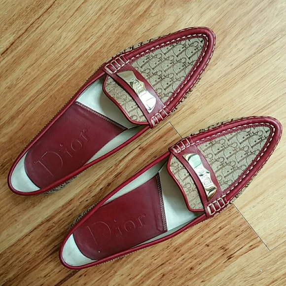 Flat shoes