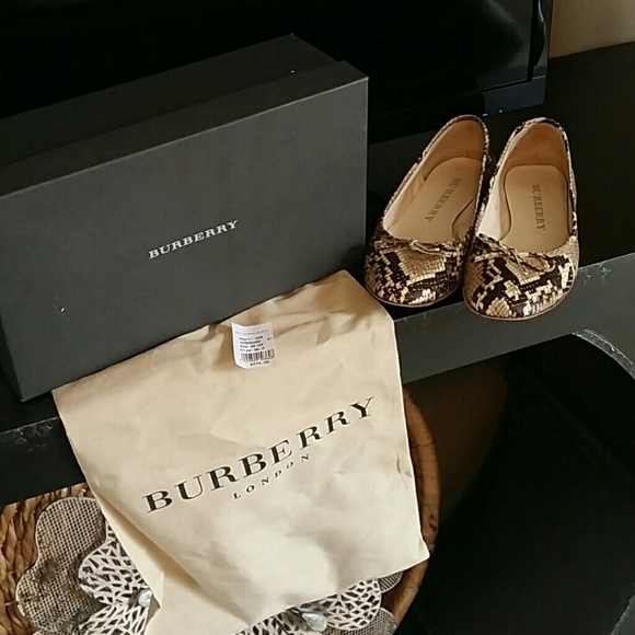 Burberry python embossed flats size 36.5