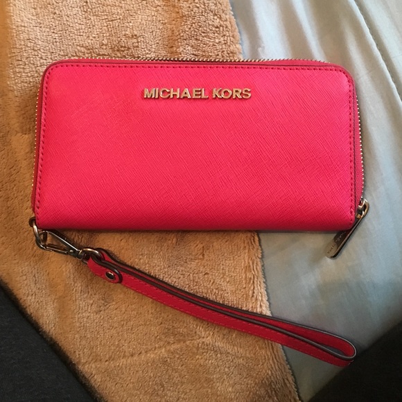 Michael Kors wristlet/wallet