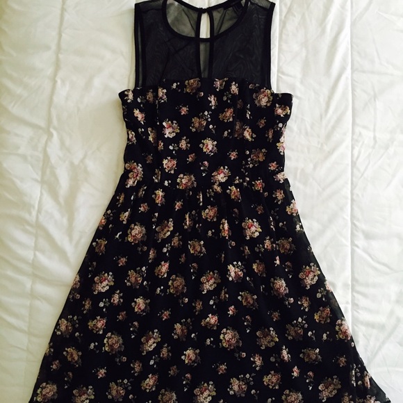 Floral forever 21 dress 🌸