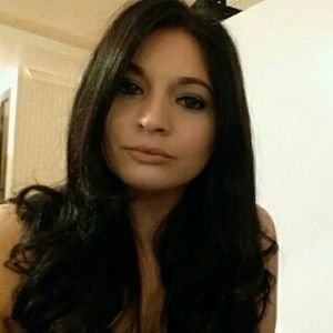 Meet your Posher, Jenessa