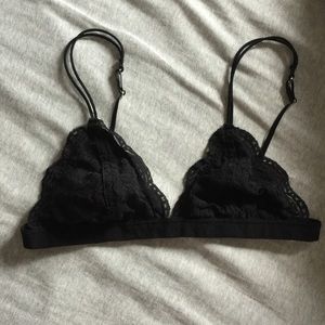 UO Black Lace Triangle Bralette✨
