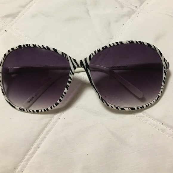 ✨SALE‼️Sunnies