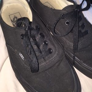 all black authentic vans women's 7