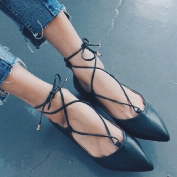 💋💋 HP 💋💋 Lace up ballet flats