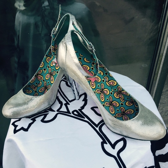 Betsy Johnson Silver Heels BUNDLE 3 ITEMS GET 30%