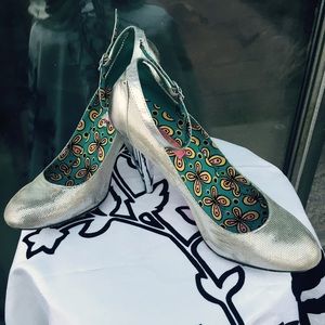 Betsy Johnson Silver Heels BUNDLE 3 ITEMS GET 30%