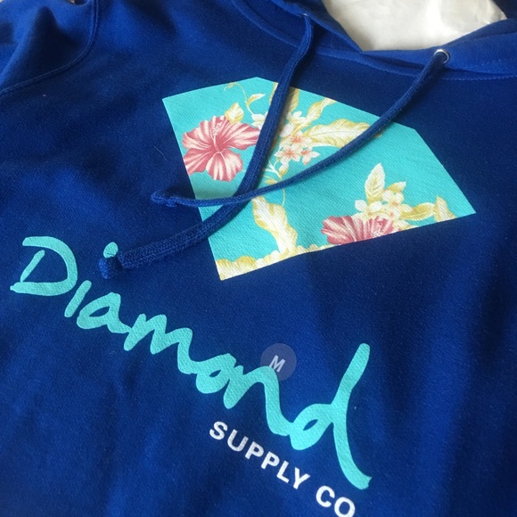 Payed 55 from Pacsun . Diamond supply never worn - Picture 2 of 2