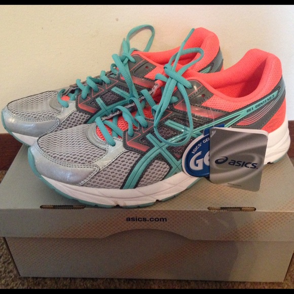 SOLD! Womens ASICS Size 10 Brand New!