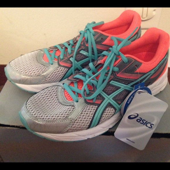 Women's ASICS Size 8.5 Brand New!