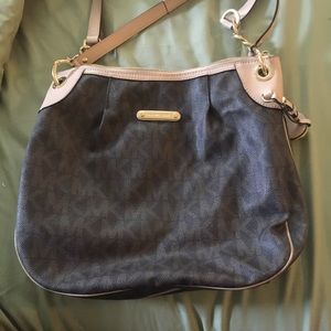 Michael kors chain link purse.