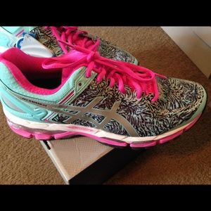 Womens ASICS Size 10 Brand New!