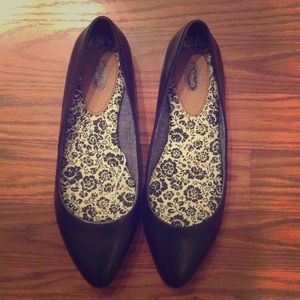 Black Pointed Toe Flats