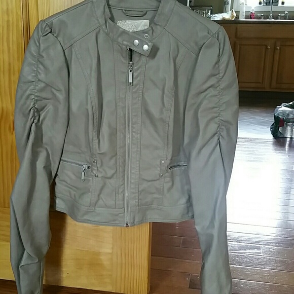 Arden b leather