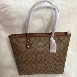 🎉REDUCE PRICE🎉COACH SIG CITY ZIP TOTE (NWT)