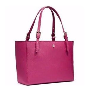 Tory Burch Small York Buckle Purse!