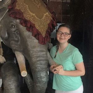 Meet your Posher, Chloe