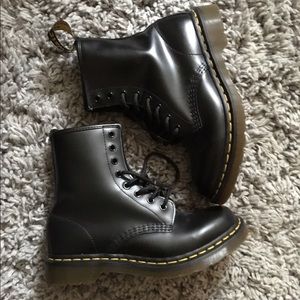 Women's Dr. Martens 1460 Smooth Black