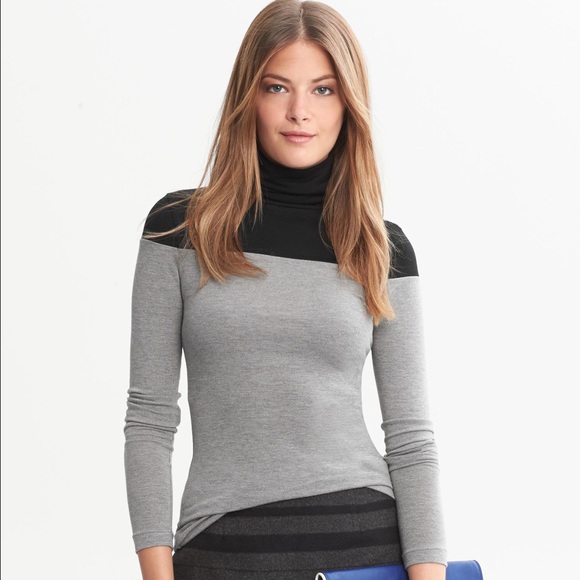 Banana Republic Sweaters - Banana Republic Gray Colorblock Turtleneck