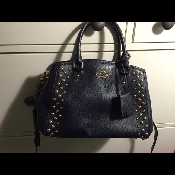 Navy blue coach purse w matching wallet