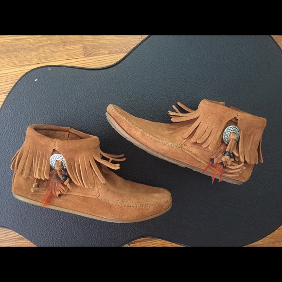Minnetonka Fringed Moccasins