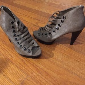 Size 8 heels Luxe brand gently used