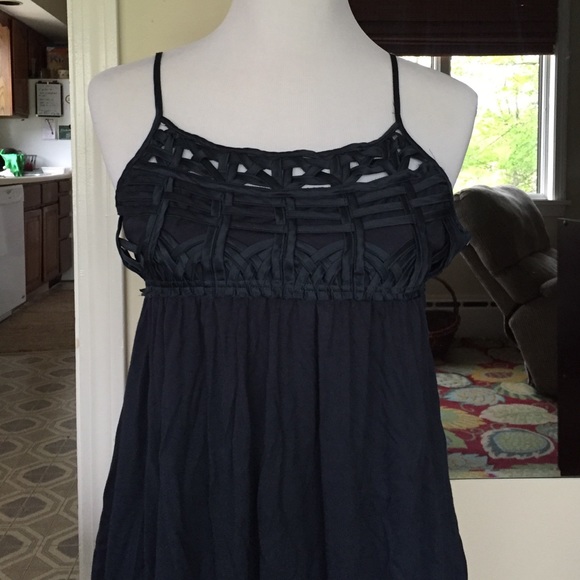 Flowy tank - Picture 1 of 2