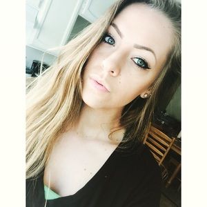 Meet your Posher, Jacquelyn