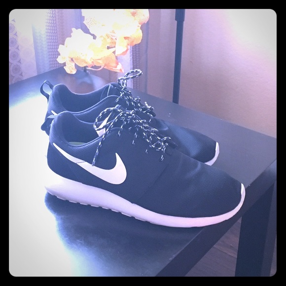nike roshe run price