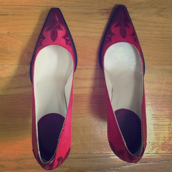 Christian Dior heels. Size 38 D = Size 8.