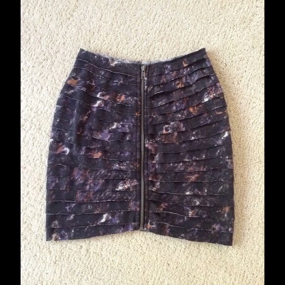 New LISTING! Urban Outfitters Miniskirt