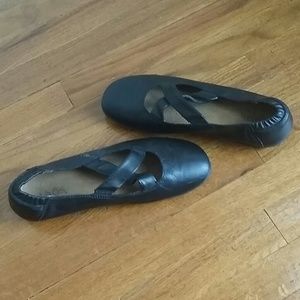 Taos black ballet style flats