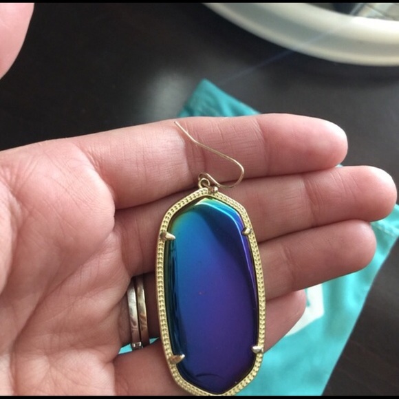 Kendra Scott Danielle Earrings - Picture 2 of 4