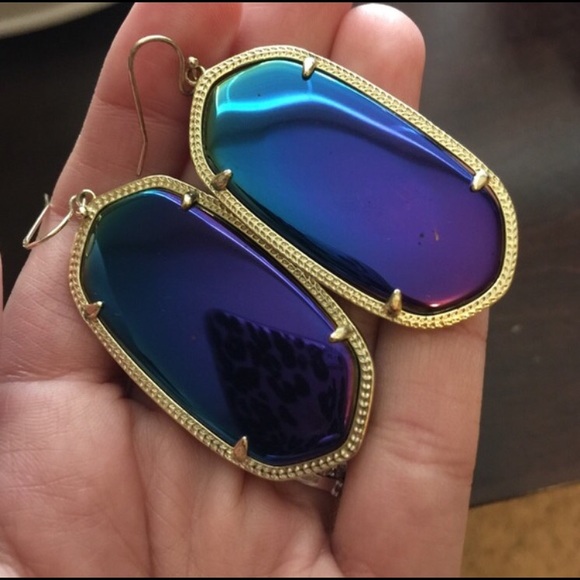 Kendra Scott Danielle Earrings - Picture 3 of 4