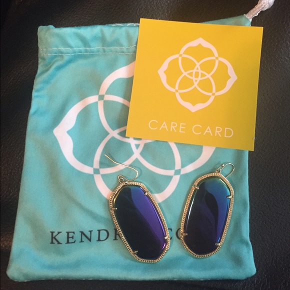 Kendra Scott Danielle Earrings - Picture 4 of 4