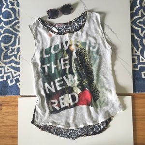 Muscle tee style top