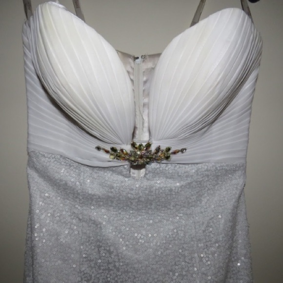 🍊 Tony Bowls plunging sequin mermaid gown - Picture 2 of 4