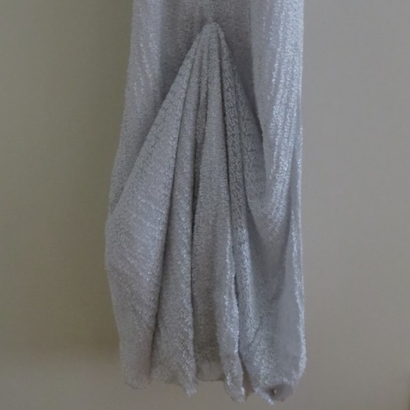 🍊 Tony Bowls plunging sequin mermaid gown - Picture 3 of 4