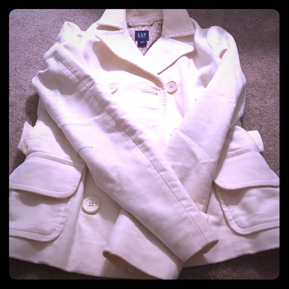 Gap while pea coat