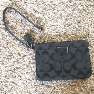 Coach Wristlet - black