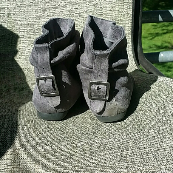 Boots - Picture 2 of 4