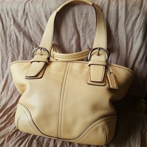 🔖(PRICE FIRM) Classic COACH tote and wristlet