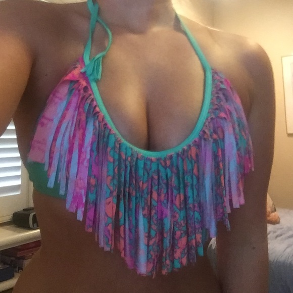 🎉🎉special deal in details🎉🎉fringe bikini top