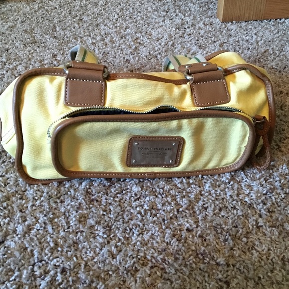 Fun yellow purse👜