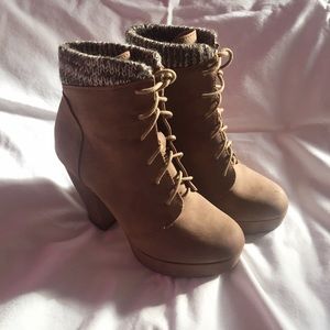 🔶SALE! COGNAC SWEATER LINED LACE UP BOOTIES🔶