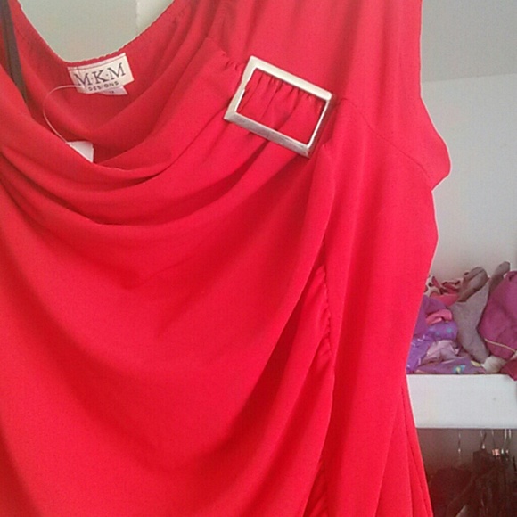 Red blouse - Picture 2 of 3